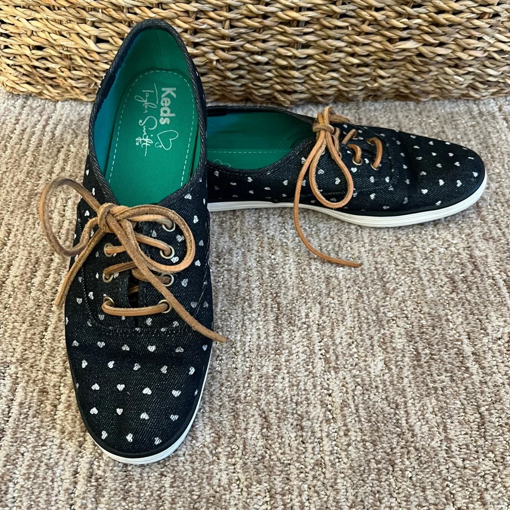 Keds X Taylor Swift denim canvas with white hearts, leather laces. Size 10 - Picture 2 of 8